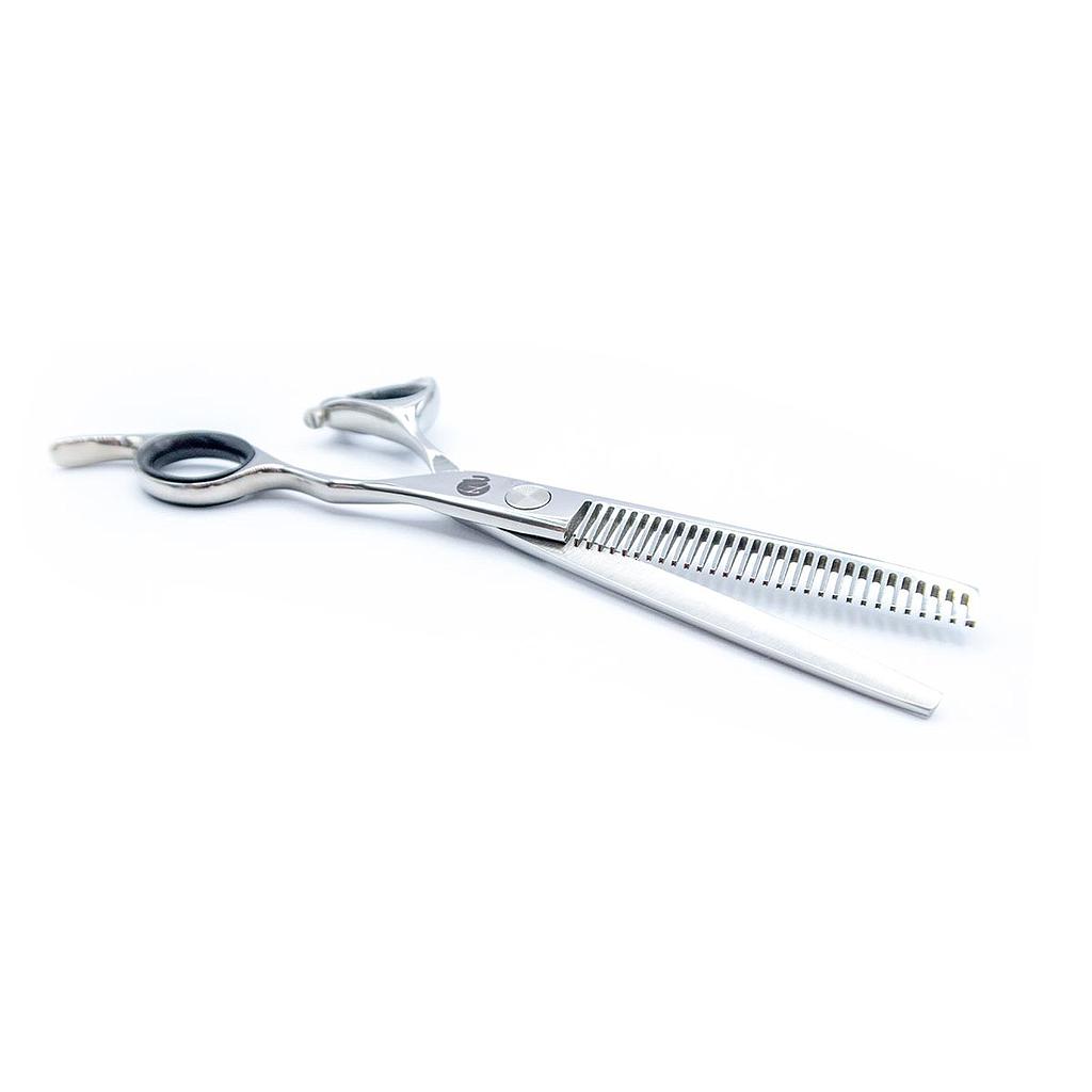 TIJERA ESCULPIR 5,5” FILO JAPONES ACERO 440B 30 DIENTES THE FIRST CRENDE